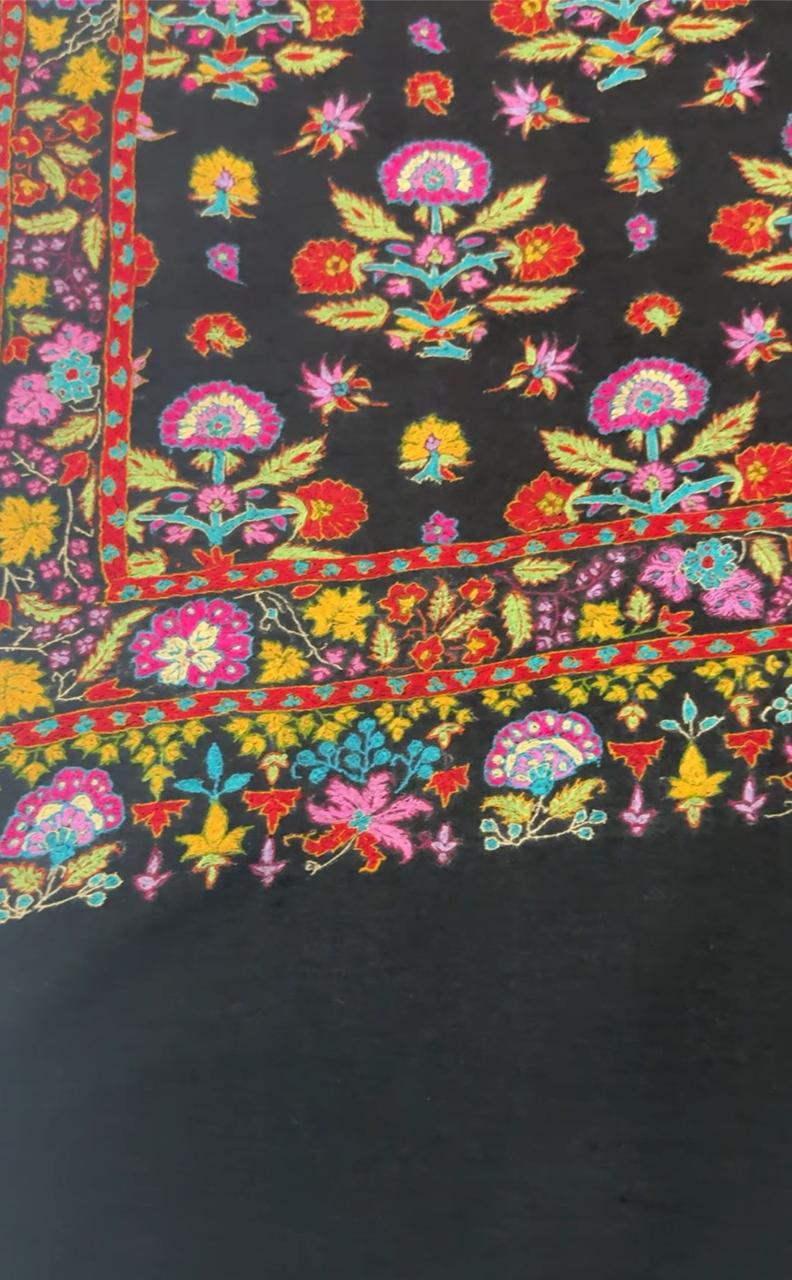 🖤 Noor-e-Shab — Black Elegance Papier Mâché Pure Pashmina Shawl - Image 5