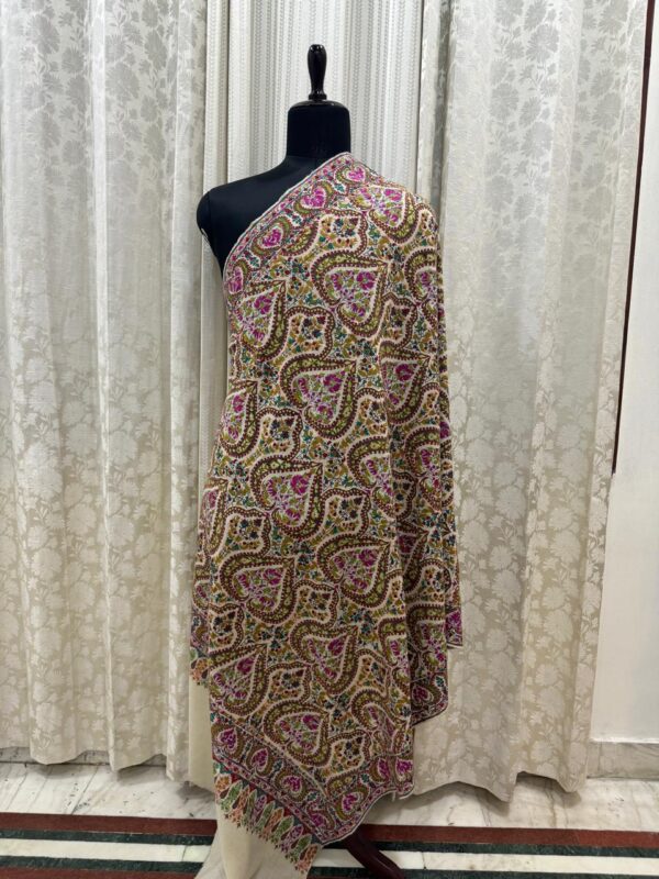"Noor-e-Gul – Off-White Papier Mâché Pure Pashmina Shawl - Image 5