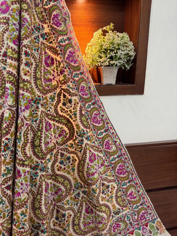 "Noor-e-Gul – Off-White Papier Mâché Pure Pashmina Shawl