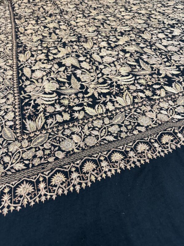 Handcrafted Black Papier Mâché Jamawar Pure Pashmina Shawl – Soft, Warm & Floral Elegance - Image 7