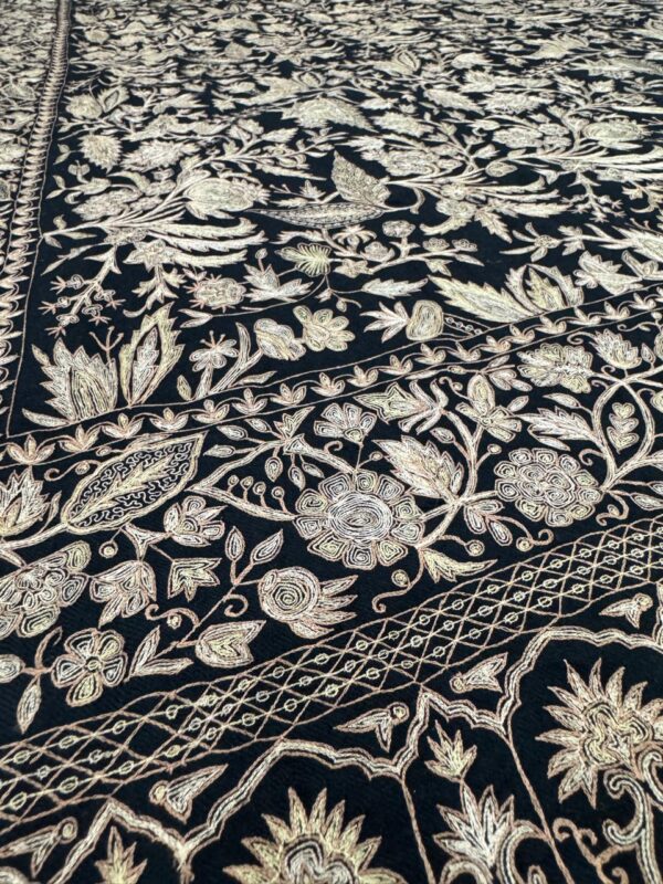 Handcrafted Black Papier Mâché Jamawar Pure Pashmina Shawl – Soft, Warm & Floral Elegance - Image 6