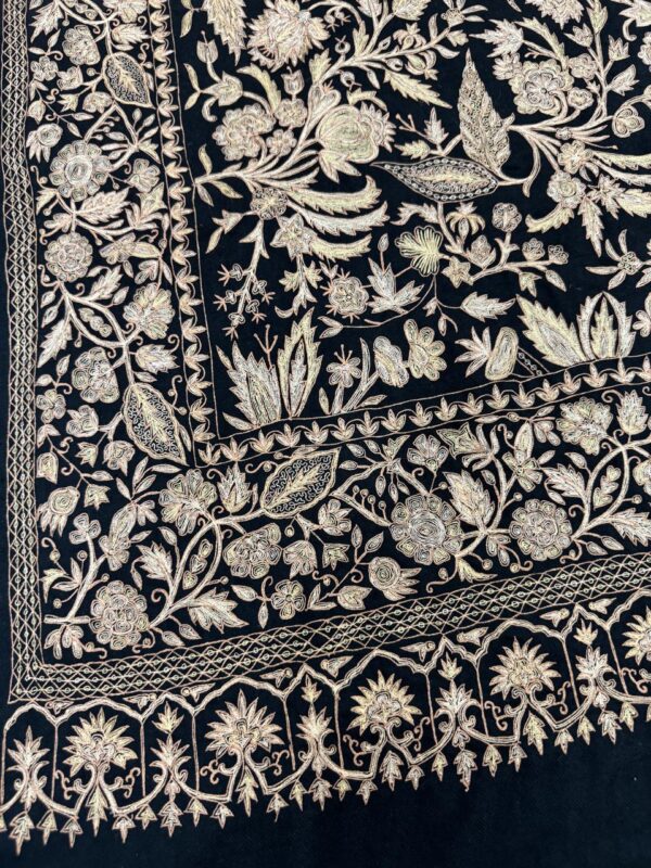 Handcrafted Black Papier Mâché Jamawar Pure Pashmina Shawl – Soft, Warm & Floral Elegance - Image 5