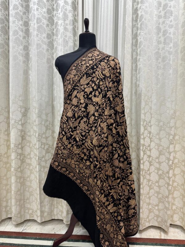 Handcrafted Black Papier Mâché Jamawar Pure Pashmina Shawl – Soft, Warm & Floral Elegance - Image 3